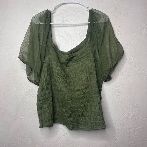 Torrid Top Size 4x or 26 Green Dot Mesh Square Neck Smocked Crop - Picture 6 of 7